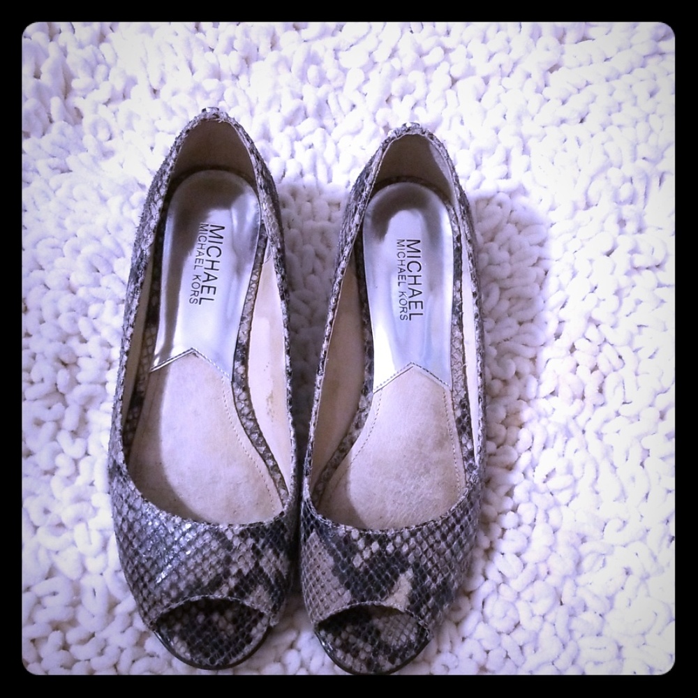 Michael kors snake skin peep toes flats